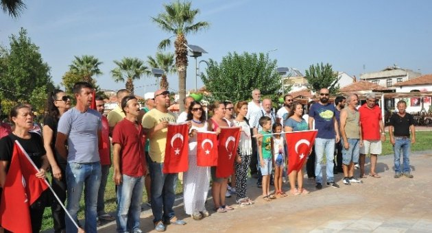 Sığacık Esnafı Kepenk Kapattı