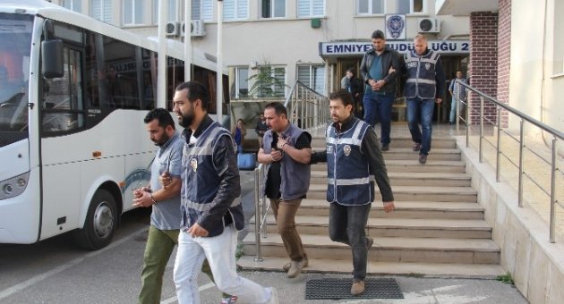 Silah Kaçakçısı 3 Kişi Tutuklandı