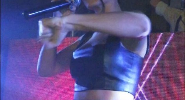 Simge Sahne Performansıyla Şaşırttı