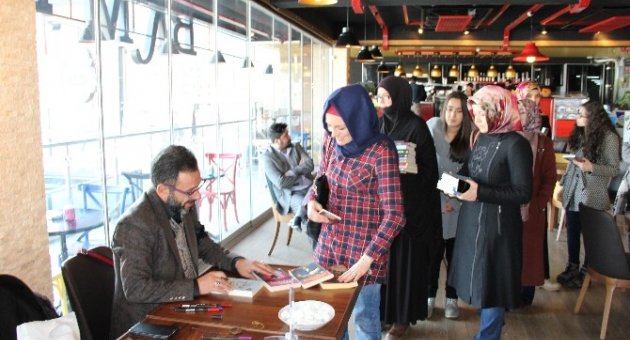 Sinan Yağmur Okurlarıyla Buluştu