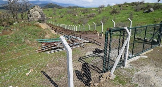 Sındırgı Belediyesi Köpek Barınağı İnşa Etti