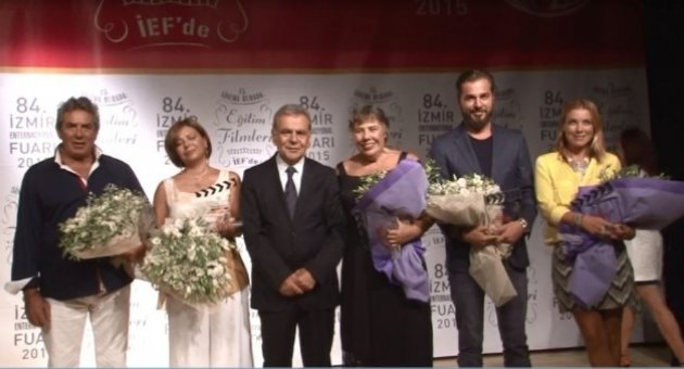 "sinema Burada" Etkinliği Ünlü Oyuncuların Katılımıyla Başladı