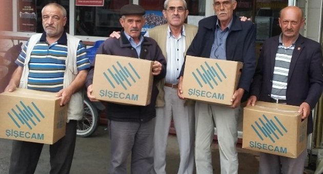 Şişe Cam İşçileri Kumanyalarını Gazi Ve Şehit Yakınlarına Verdi