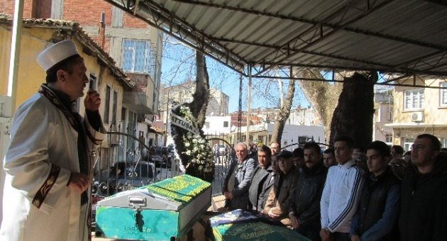 Sobadan Zehirlenen Çift Toprağa Verildi
