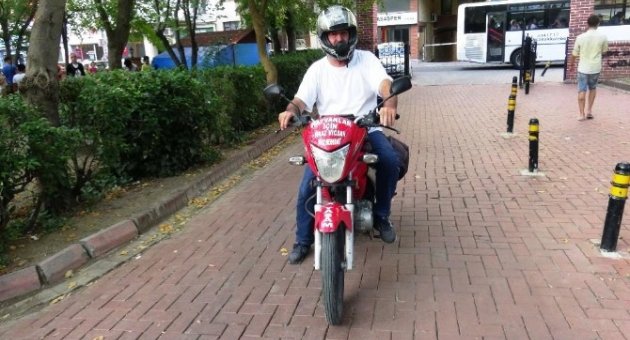 Sokak Hayvanları İçin Motosikletiyle 10 Bin Kilometre Yol Kat Etti