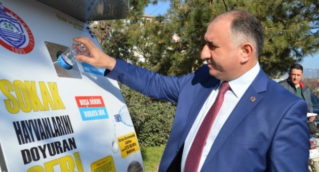 Sokak Hayvanları Mamamatikler Sayesinde Aç Kalmayacak