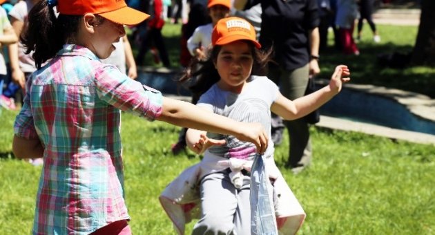 Sokak Oyunları Coşkusu Bursa’yı Sardı