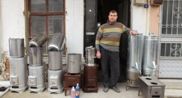 Son Tenekeci Teknolojiyle Savaşıyor