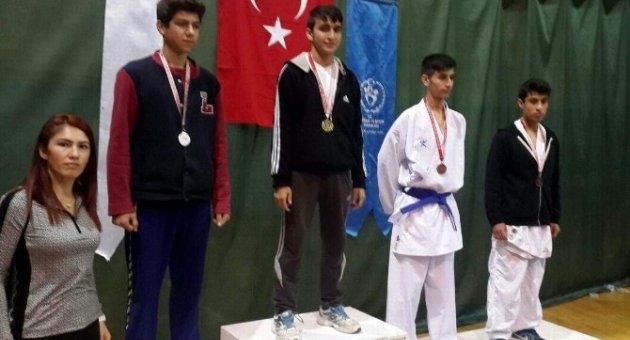Sporcular Aliağa’nın Gururu Oldu
