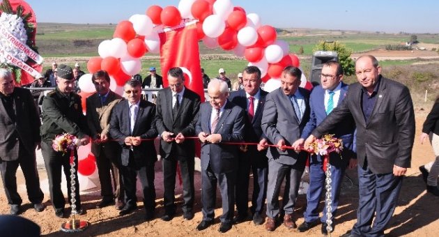 Su Yalağına Gösterişli Tören