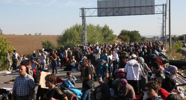 Suriyeli Sığınmacılar İkna Edildi, Tem Otoyolu Araç Trafiğine Açıldı