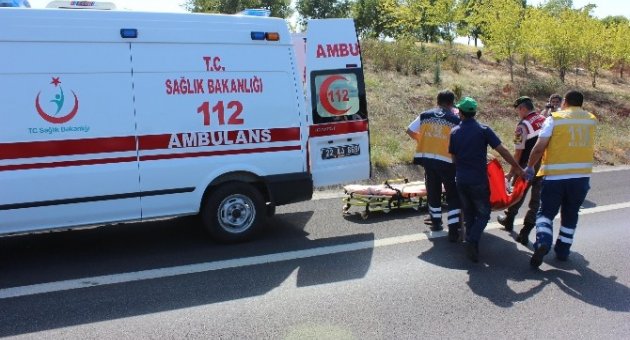 Suriyeli Sığınmacılar Otobanda Kamp Kurdu
