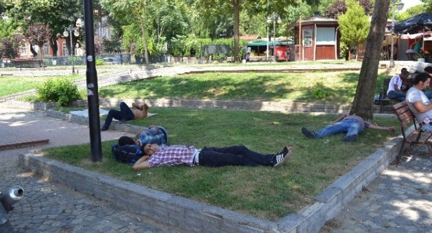 Suriyelilerin Edirne Sıcağıyla İmtihanı