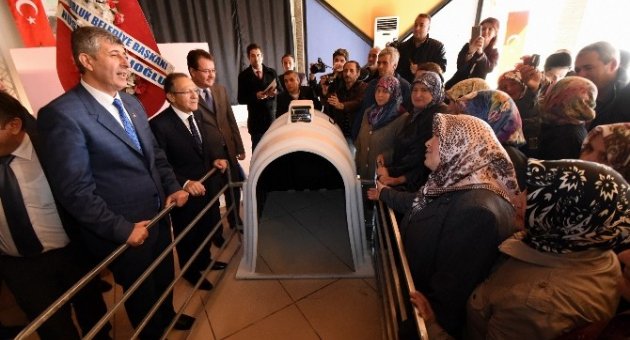 Susurluk’ta 100 Adet Buzağı Kulübesi Dağıtıldı