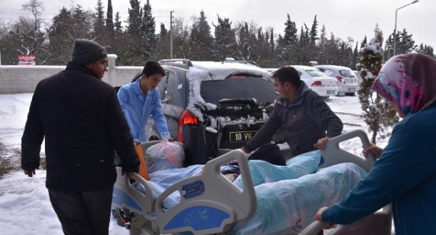 Taburcu Olan Engelli Kadın Başkanın Makam Aracı İle Sevk Edildi