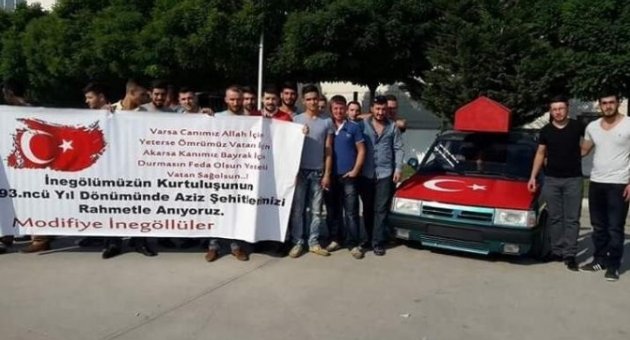 Tabutlu Araçla Gösteriye Katıldı