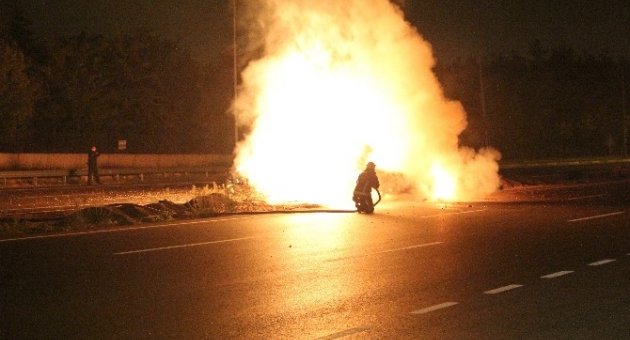 Takla Atan Otomobil Cayır Cayır Yandı
