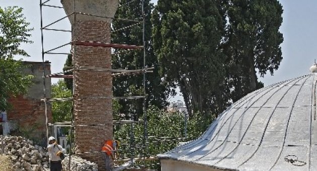 Tarihi Camiye Koruma Kalkanı
