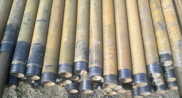 Tarlaya Giren Hırsızlar Sondaj Malzemelerini Çaldı