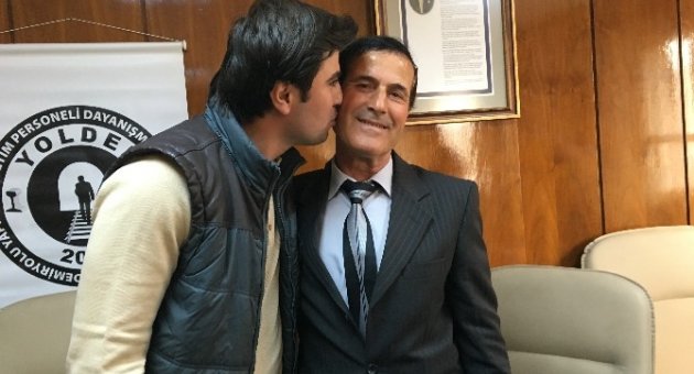 Tatile Gidemeyen Demir Yolu İşçisi