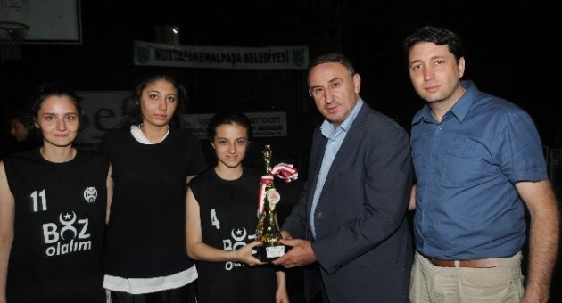 Tatlıtop’ta Kupalar Sahiplerini Buldu