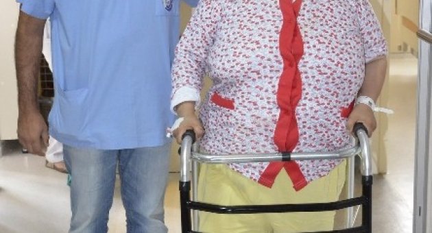 Tekerlekli Sandalye İle Geldi, Yürüyerek Çıktı