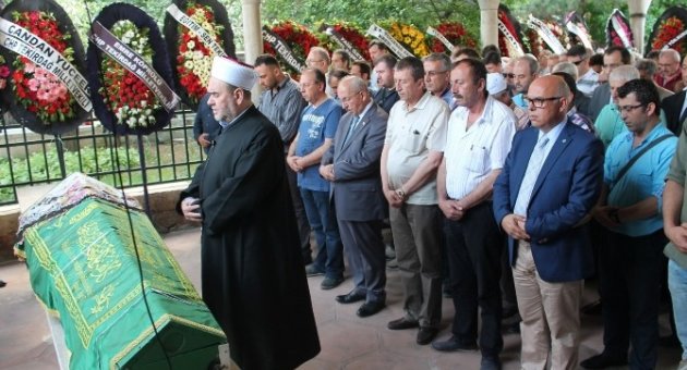Tekirdağ Büyükşehir Belediyesi Basın Ve Halka İlişkiler Dairesi Başkanı Poyraz’ın Acı Günü