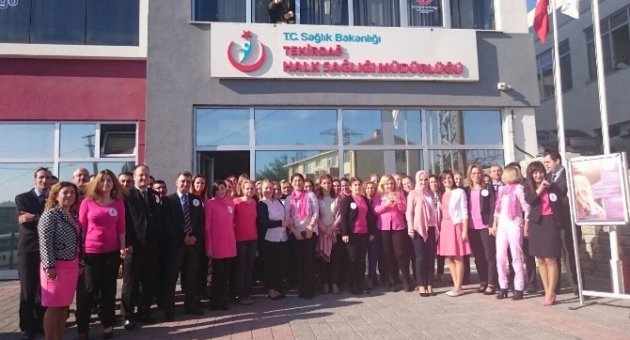 Tekirdağ Halk Sağlığı Personeli Pembe Giyerek Meme Kanserine Dikkat Çekti
