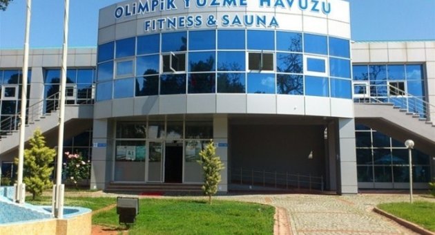 Tekirdağ Olimpik Yüzme Havuzu Sporcularını Mavi Sularıyla Kucaklıyor