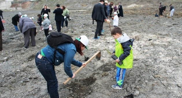 Tekirdağ’da 200 Fidan Toprakla Buluştu