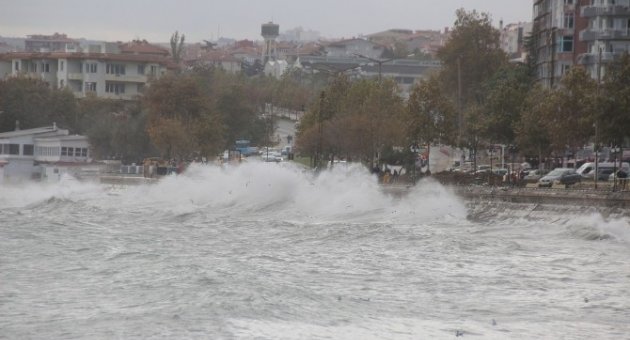 Tekirdağ’da Dev Dalgalar