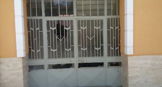 Tekirdağ’da Okul Camlarını Kırdılar