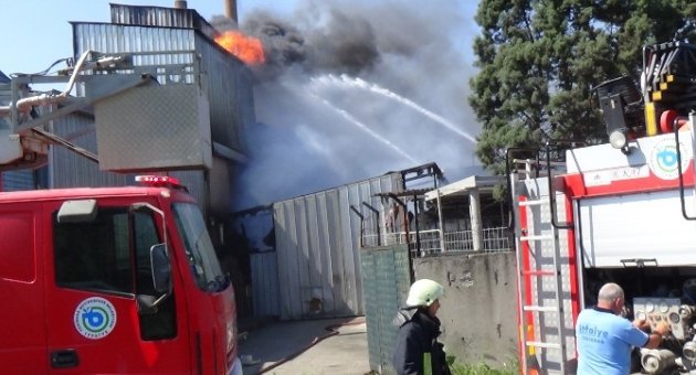 Tekirdağ’da Tekstil Fabrikasında Yangın
