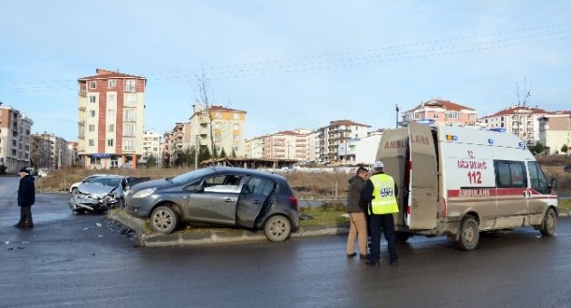 Tekirdağ’da Trafik Kazası: 3 Yaralı