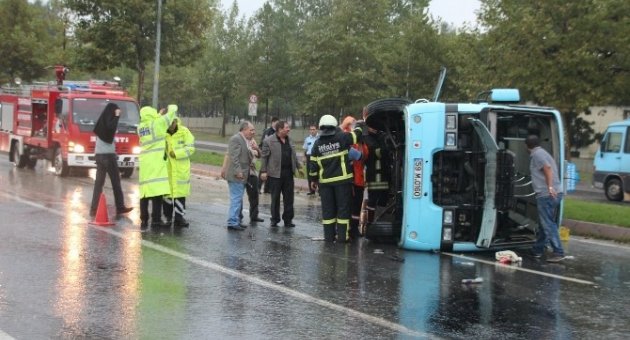 Tekirdağ’da Yolcu Minibüsü Devrildi: 7 Yaralı