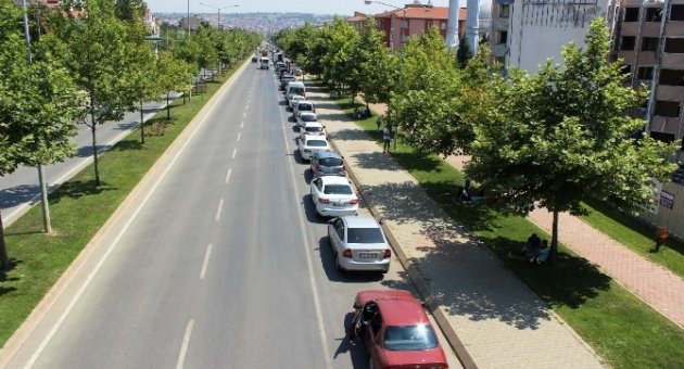 Tekirdağ’da Yüzlerce Araç Feribot Kuyruğunda Bekledi