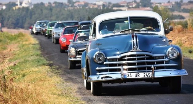Tekirdağlılar Klasik Otomobil Sergisine Hayran Kaldı