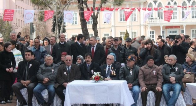 Tekirdağlılar Şehitlerini Dualarla Andı