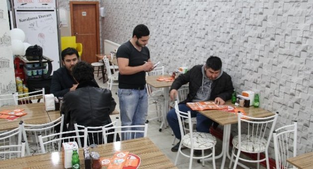 Teknolojik Dönerci Whatsap’tan Sipariş Alıyor...
