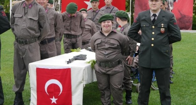 Temsili Askerlik Duygulandırdı