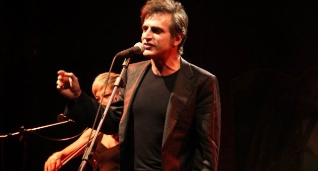 Teoman’dan Bursa’da Akustik Gece