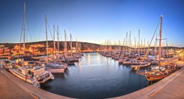 Teos Marina Halka Açılıyor