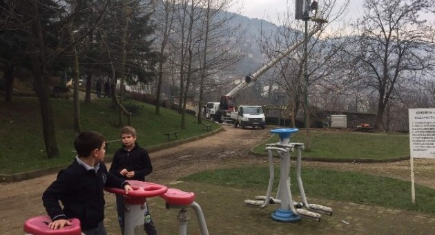 Tepkilere Rağmen Çocuk Parkına Baz İstasyonu Kuruldu