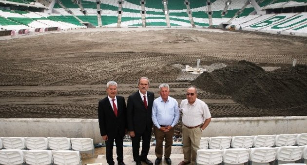 Timsah Arena’da Sıra Çimlere Geldi