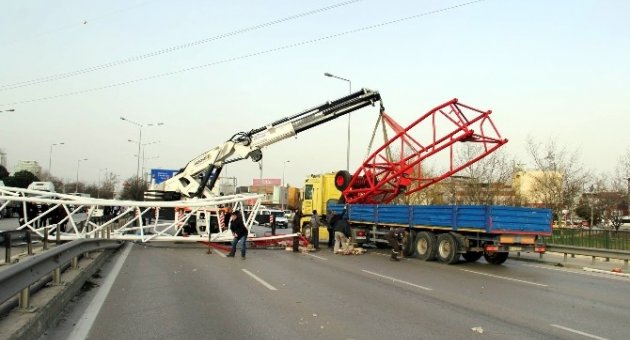 Timsah Arena’daki Vinç Devrilme Davasında Meteorolojiden Lodos Raporu İstendi