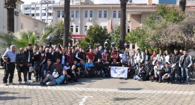 Tire Ve Ödemişli Gençler Isınan Havayı Fırsata Çevirdi