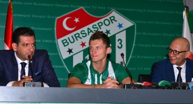 Tomas Necıd İmzayı Attı
