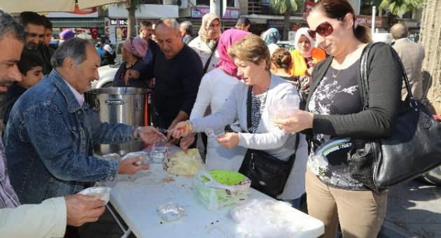 Torbalı’da Cumhuriyet Aşurelerle Kutlandı