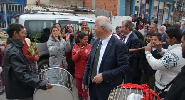 Torbalı’da Dünya Romanlar Günü’ne Coşkulu Kutlama