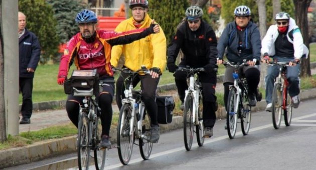 Trafikte Bisikletliye Saygı İstediler